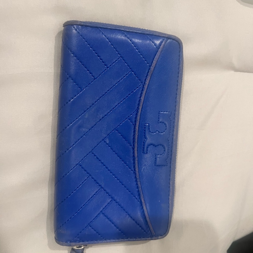 Tory Burch Alexa Slim Wallet